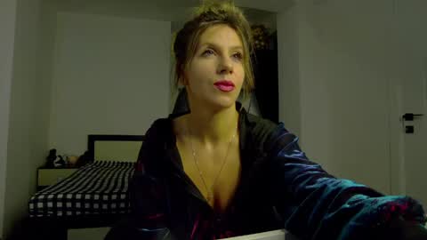 sellena_angels online show from April 22, 2026, 2:40 pm