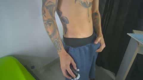 sem_alas online show from February 28, 2025, 10:39 pm