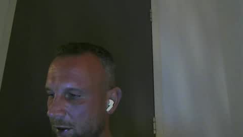 sence08 online show from October 31, 2025, 6:31 pm