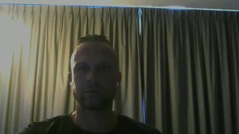 sence08 online show from April 18, 2026, 3:05 pm