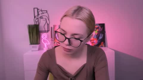 Sendi online show from November 17, 2025, 7:47 am