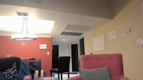 senditquick online show from October 31, 2025, 11:00 am