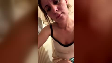 Snapshot of sennya_hayes chatting on April 5, 2026, 6:27 pm Sennya online show from April 5, 2026, 6:27 pm