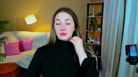 sensitiveheartt online show from September 27, 2025, 6:13 pm