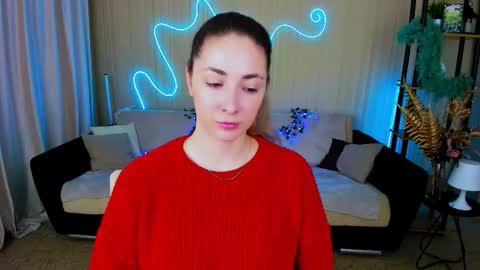 sensitiveheartt online show from October 6, 2025, 7:33 pm