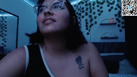 Camille and sophie online show from December 30, 2024, 1:04 am