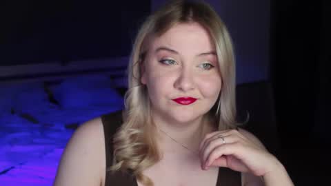 Ilona online show from May 18, 2026, 11:32 pm