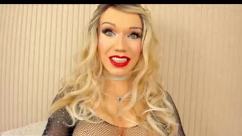 Snapshot of sensual_miss_mia chatting on January 24, 2025, 7:49 pm Mia online show from January 24, 2025, 7:49 pm