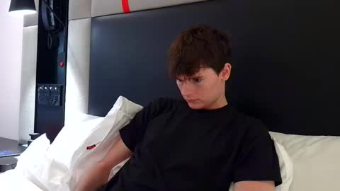 Snapshot of sensualalien chatting on December 2, 2024, 12:30 am Cam online show from December 2, 2024, 12:30 am