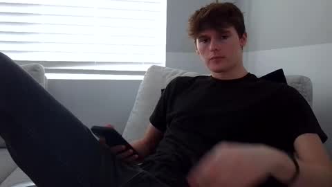 Snapshot of sensualalien chatting on December 8, 2024, 9:41 pm Cam online show from December 8, 2024, 9:41 pm