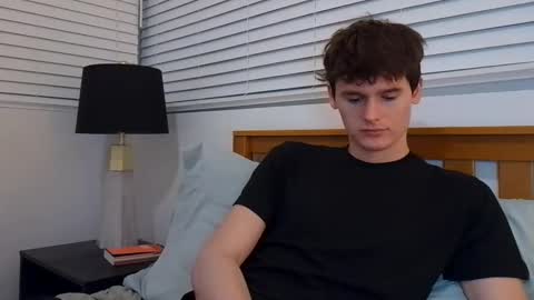 Snapshot of sensualalien chatting on December 15, 2024, 1:13 am Cam online show from December 15, 2024, 1:13 am