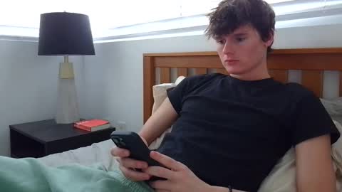 Snapshot of sensualalien chatting on January 14, 2025, 8:48 pm Cam online show from January 14, 2025, 8:48 pm