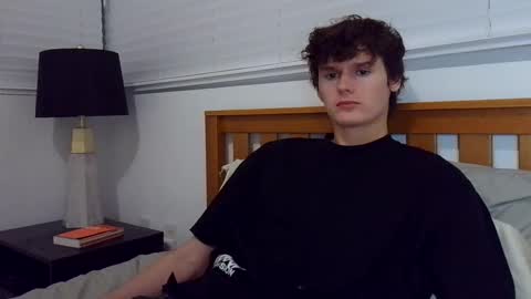 Snapshot of sensualalien chatting on February 7, 2025, 3:34 am Cam online show from February 7, 2025, 3:34 am