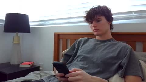 Snapshot of sensualalien chatting on February 15, 2025, 9:26 pm Cam online show from February 15, 2025, 9:26 pm