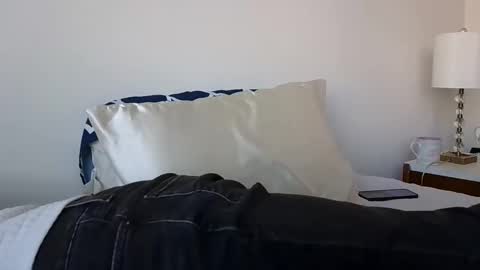 Snapshot of sensualalien chatting on February 19, 2025, 8:41 pm Cam online show from February 19, 2025, 8:41 pm