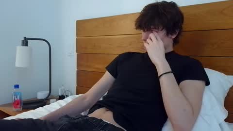 Snapshot of sensualalien chatting on February 25, 2025, 7:25 pm Cam online show from February 25, 2025, 7:25 pm