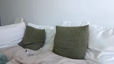 Snapshot of sensualalien chatting on September 30, 2025, 6:24 pm Cam online show from September 30, 2025, 6:24 pm