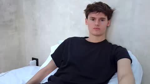 Snapshot of sensualalien chatting on October 16, 2025, 7:26 pm Cam online show from October 16, 2025, 7:26 pm