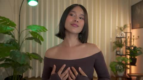 Snapshot of sensualcherry_ chatting on December 3, 2024, 11:13 pm Maria- OF sensual bee online show from December 3, 2024, 11:13 pm
