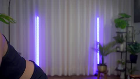 Snapshot of sensualcherry_ chatting on December 10, 2024, 1:54 am Maria- OF sensual bee online show from December 10, 2024, 1:54 am