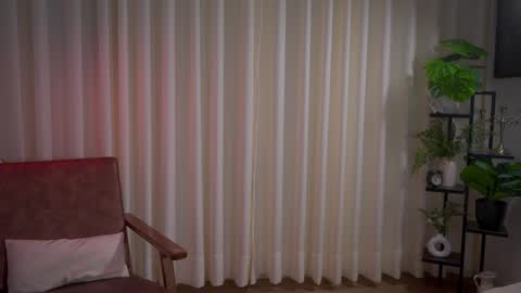 Snapshot of sensualcherry_ chatting on December 13, 2024, 4:22 am Maria- OF sensual bee online show from December 13, 2024, 4:22 am