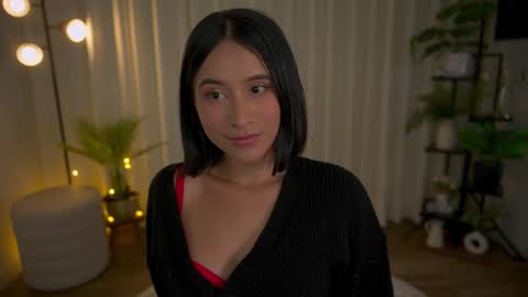 Snapshot of sensualcherry_ chatting on December 25, 2024, 1:53 am Maria- OF sensual bee online show from December 25, 2024, 1:53 am
