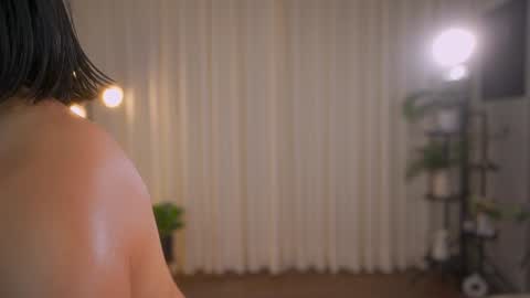 Snapshot of sensualcherry_ chatting on January 1, 2025, 6:47 am Maria- OF sensual bee online show from January 1, 2025, 6:47 am