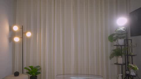 Snapshot of sensualcherry_ chatting on January 9, 2025, 5:13 am Maria- OF sensual bee online show from January 9, 2025, 5:13 am