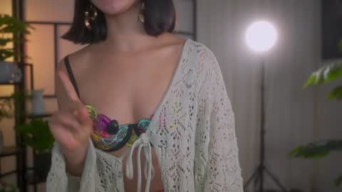 Snapshot of sensualcherry_ chatting on January 30, 2025, 4:16 am Maria- OF sensual bee online show from January 30, 2025, 4:16 am
