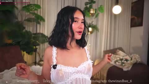Snapshot of sensualcherry_ chatting on September 12, 2025, 1:17 am Maria- OF sensual bee online show from September 12, 2025, 1:17 am