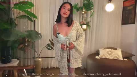 Snapshot of sensualcherry_ chatting on September 28, 2025, 1:00 am Maria- OF sensual bee online show from September 28, 2025, 1:00 am