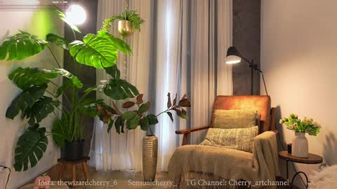 Maria- OF sensual bee online show from March 27, 2026, 9:36 pm