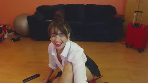 Snapshot of sensualmyra chatting on March 1, 2026, 1:35 pm sensualmyra online show from March 1, 2026, 1:35 pm