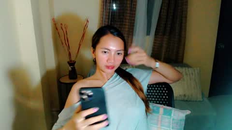 Snapshot of sensuous_rose chatting on February 12, 2025, 1:37 pm ROSE online show from February 12, 2025, 1:37 pm