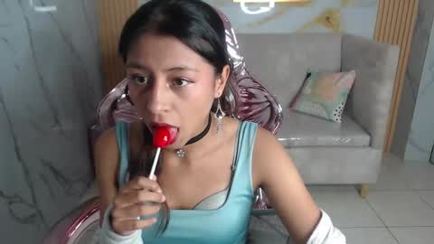 serabella_s online show from December 5, 2025, 1:09 pm