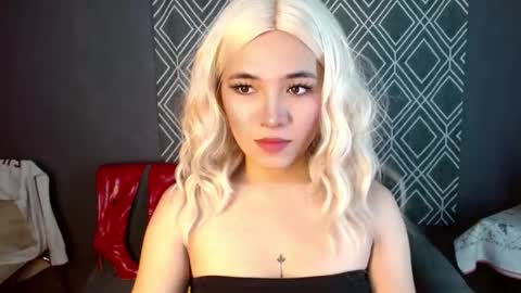 Chloe online show from October 14, 2025, 9:32 am