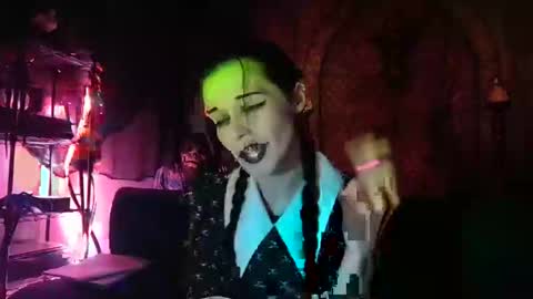 Seraphin Munster online show from September 12, 2025, 10:54 pm