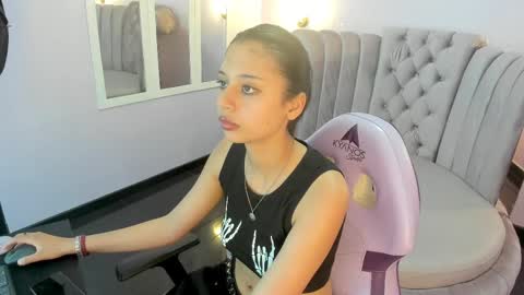Seren  Follow me online show from February 21, 2025, 10:17 am