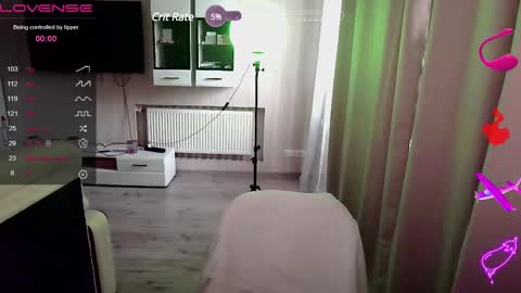 Snapshot of serenamilss chatting on February 21, 2025, 7:23 am serenamilss online show from February 21, 2025, 7:23 am