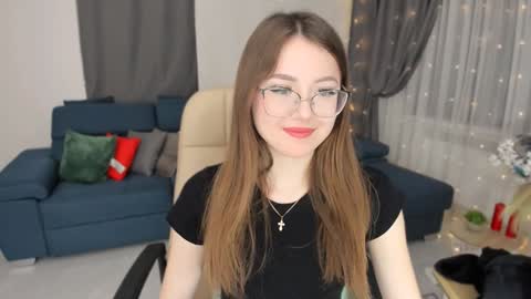 Ophelia online show from February 5, 2025, 4:14 pm