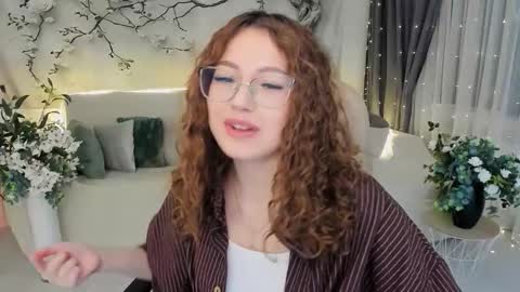 Ophelia online show from November 27, 2025, 4:20 pm