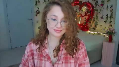 Snapshot of sereneflame chatting on February 15, 2026, 6:04 pm Ophelia online show from February 15, 2026, 6:04 pm