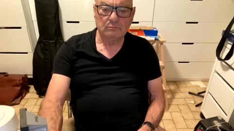 serge8413 online show from December 9, 2024, 2:02 am