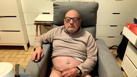 serge8413 online show from January 1, 2025, 3:56 am