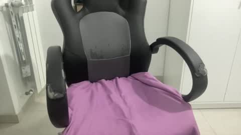 euoph-oigres online show from November 19, 2025, 10:21 pm