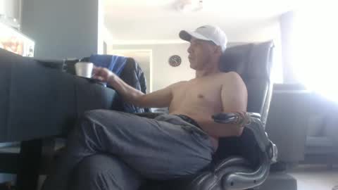 hetero serio discreto online show from January 14, 2025, 9:51 pm