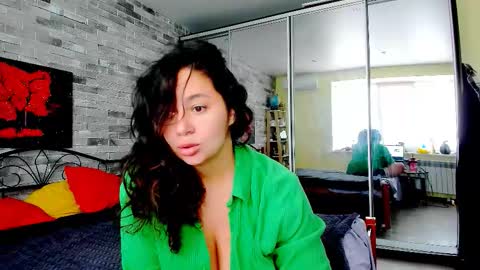 Snapshot of serpenttempter88 chatting on September 16, 2025, 5:08 am VIOLA online show from September 16, 2025, 5:08 am
