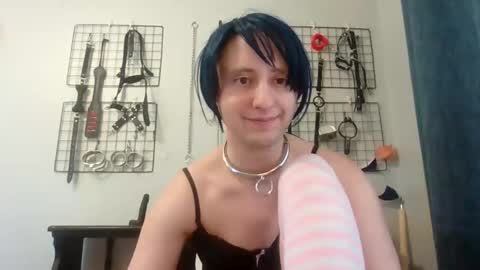 Snapshot of servilesarah chatting on April 28, 2026, 10:37 pm Servile Sarah online show from April 28, 2026, 10:37 pm