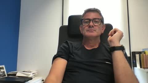 sesamechris92 online show from September 19, 2025, 3:34 pm