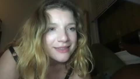 Snapshot of seturselfonfyre chatting on October 22, 2025, 12:44 am seturselfonfyre online show from October 22, 2025, 12:44 am